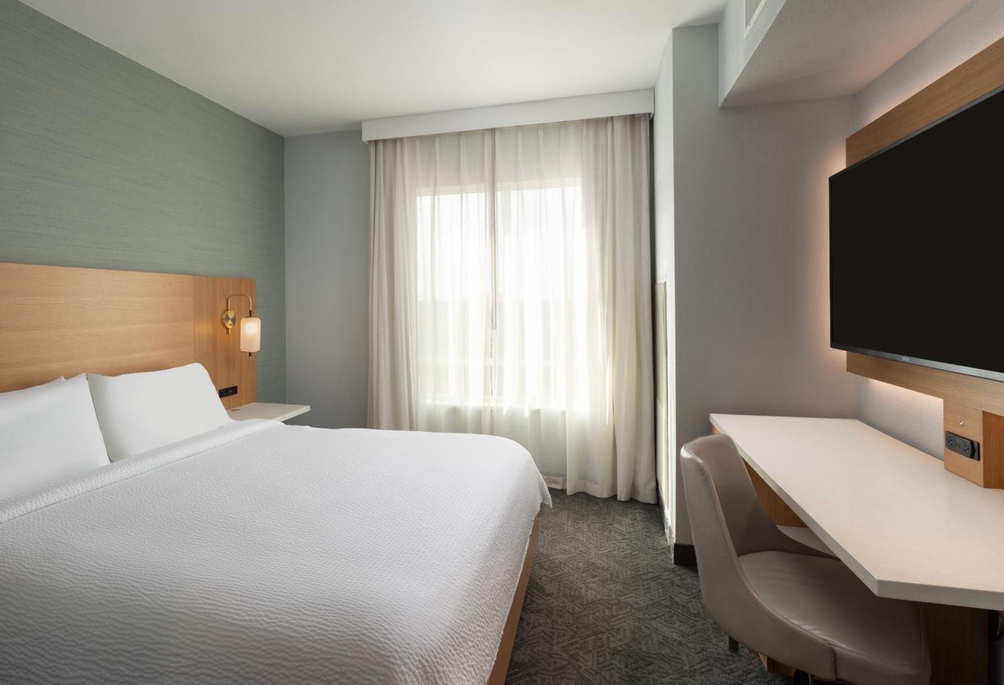 Doubletree By Hilton Houston Westchase Hotel Exterior photo