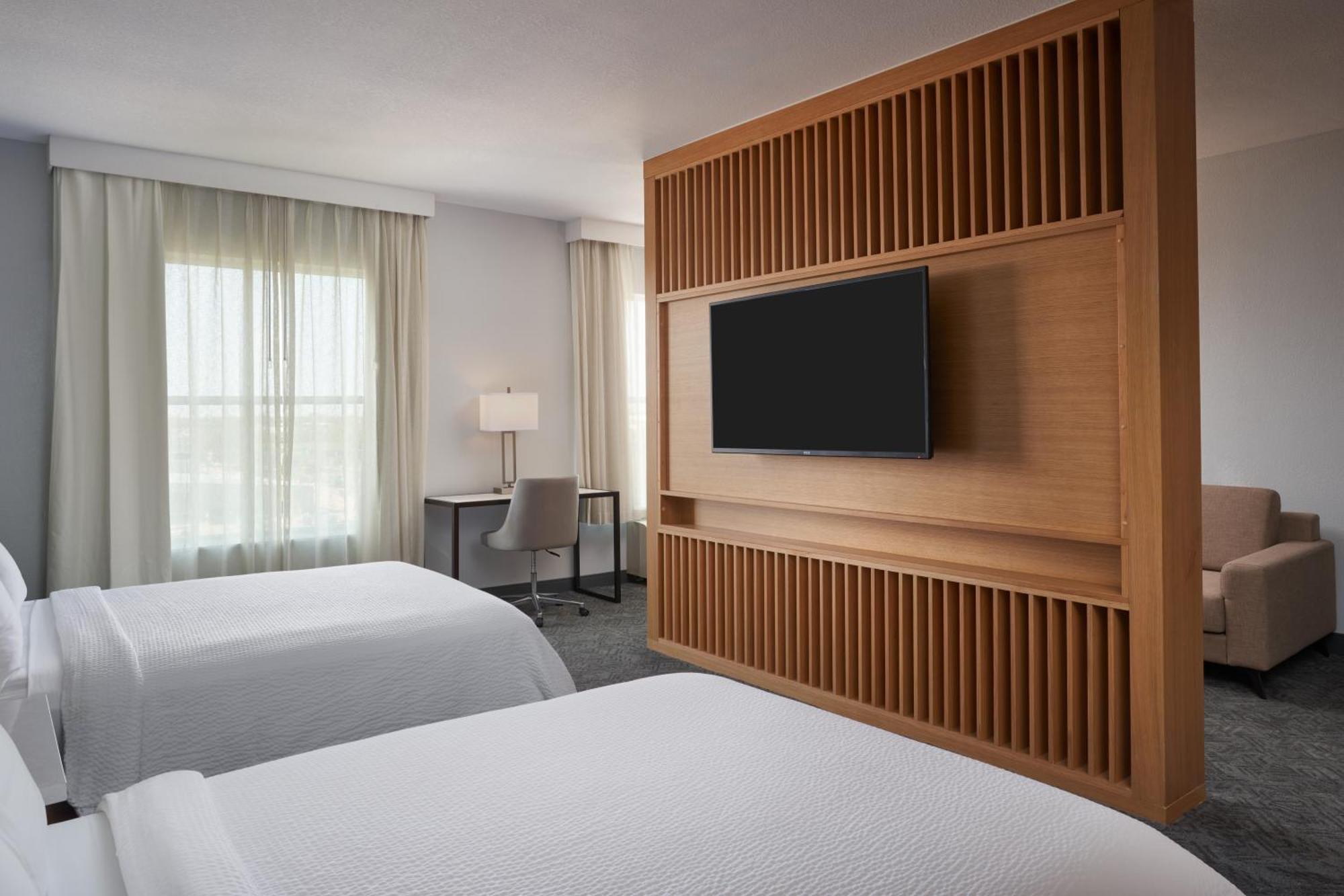 Doubletree By Hilton Houston Westchase Hotel Exterior photo