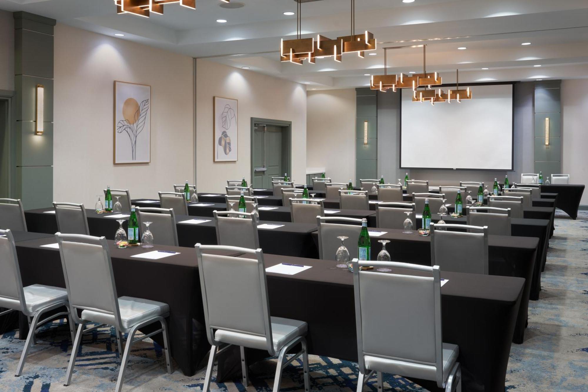 Doubletree By Hilton Houston Westchase Hotel Exterior photo