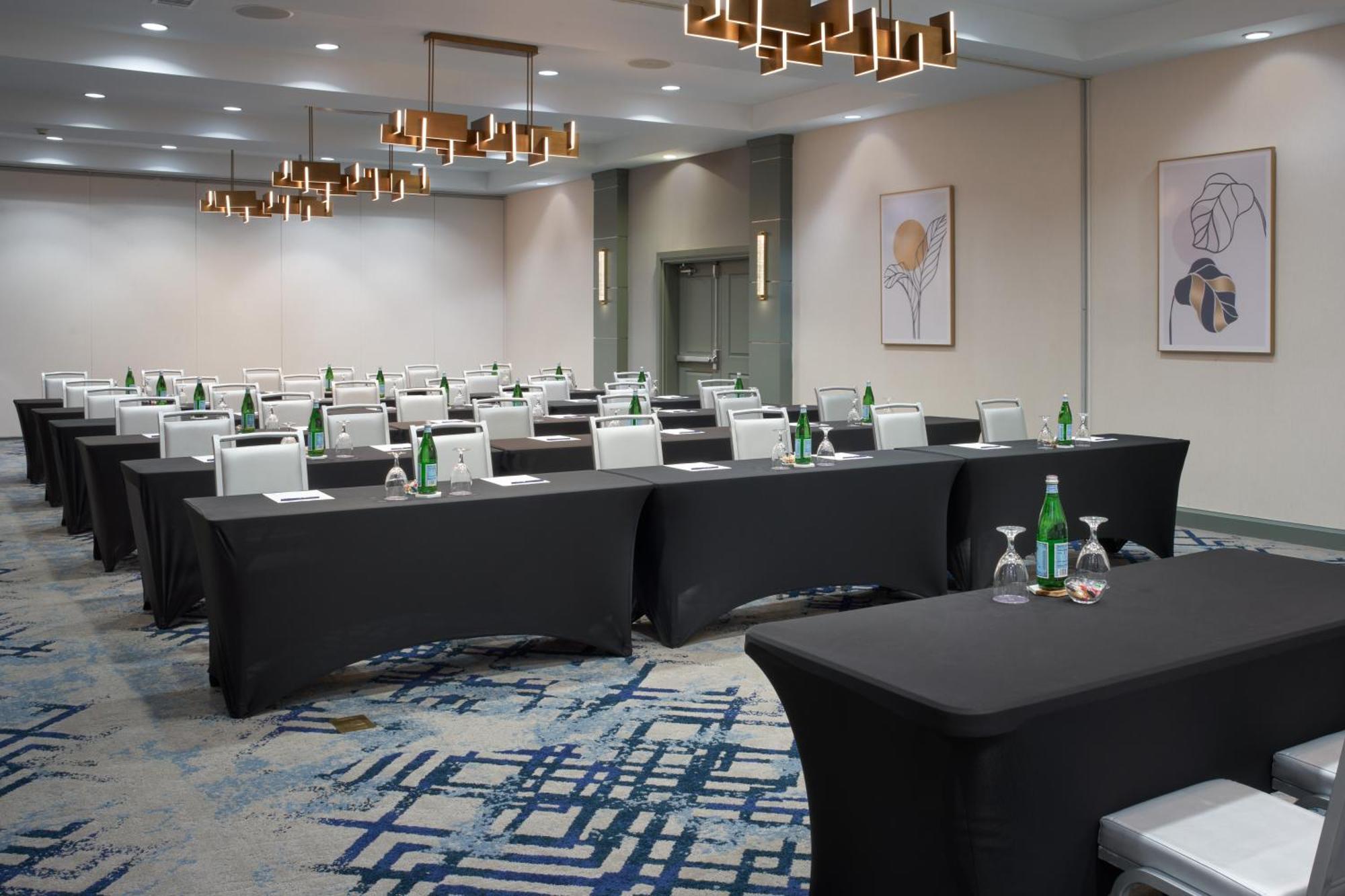 Doubletree By Hilton Houston Westchase Hotel Exterior photo